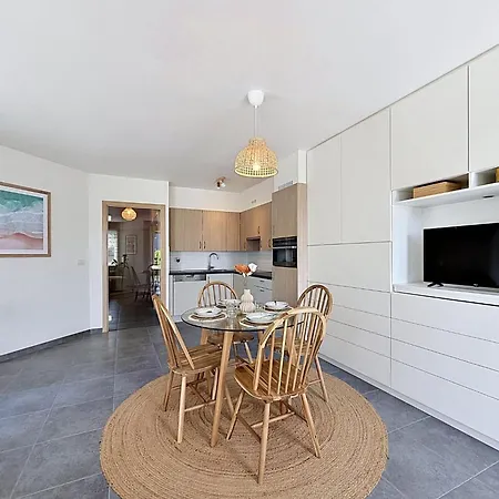 Petite Oasis With Garden By Interhome شقة